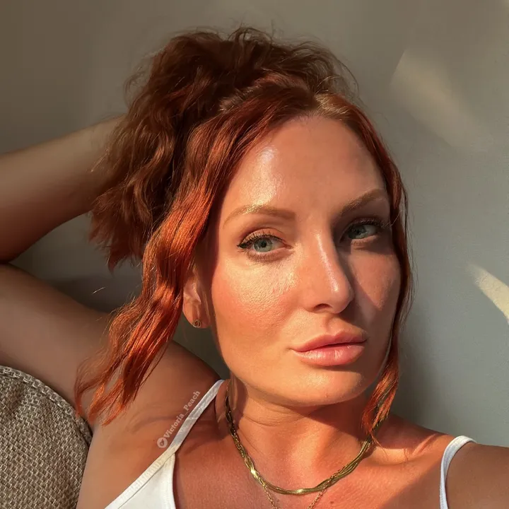 @sticky_peach_