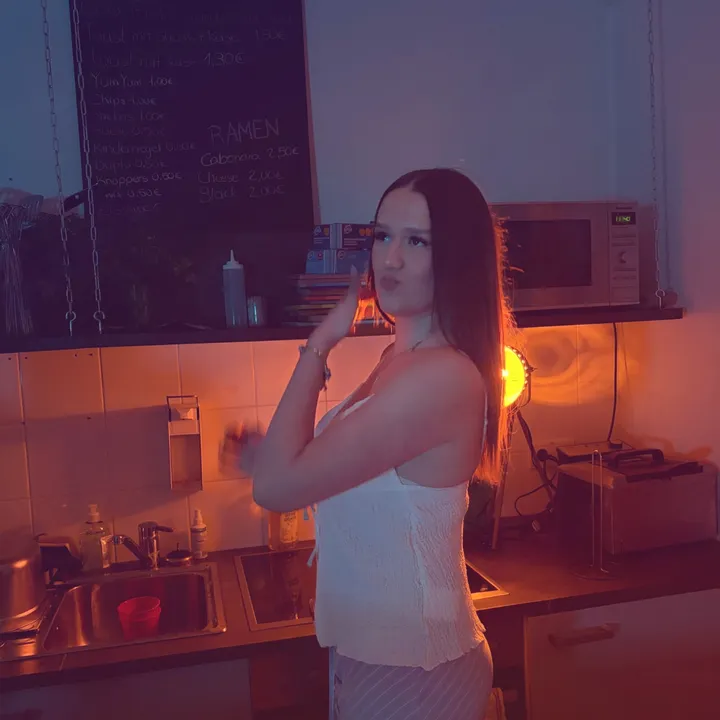 @lea378506