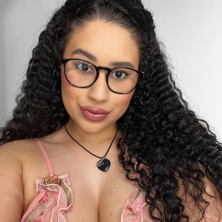 @misscaramelpeach
