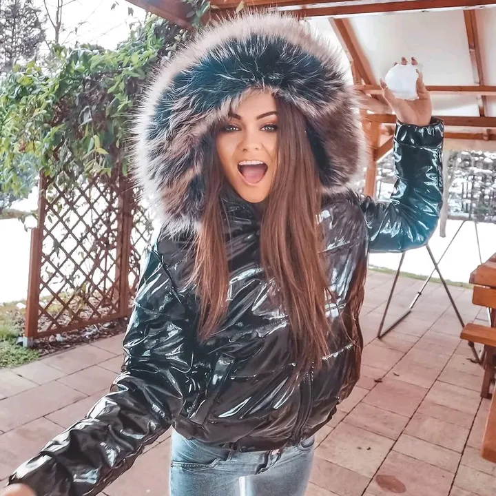 @hellylovelive