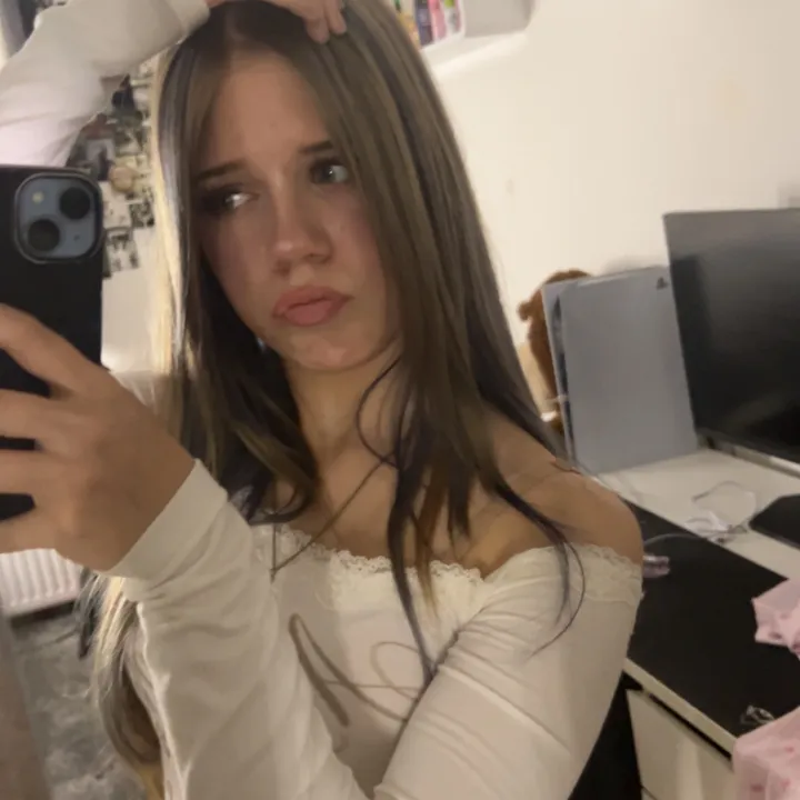 ella_.385