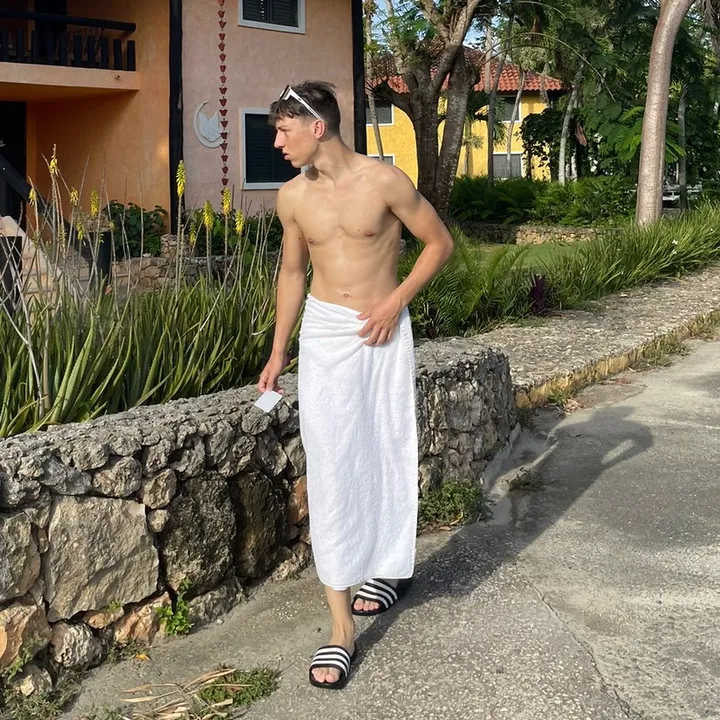 @marekboj