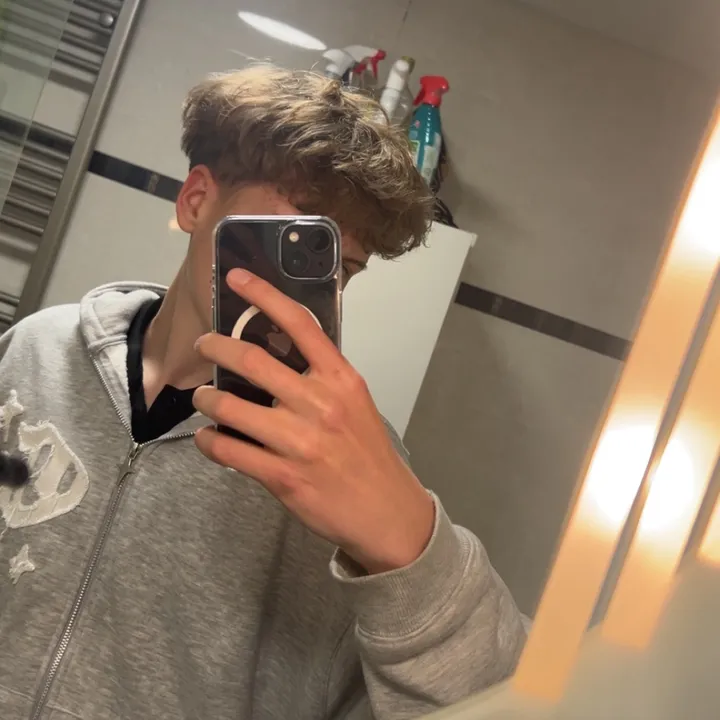 @luc18300