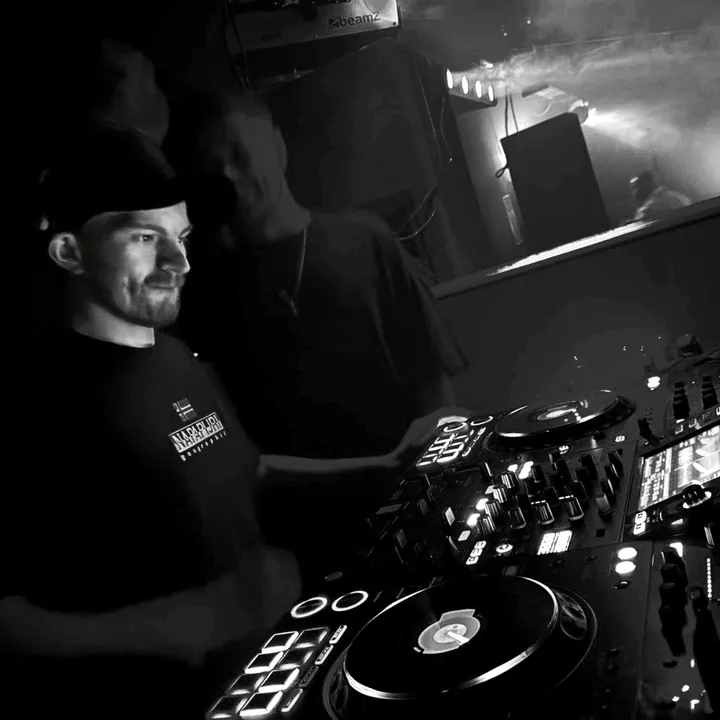 @dyson.dj