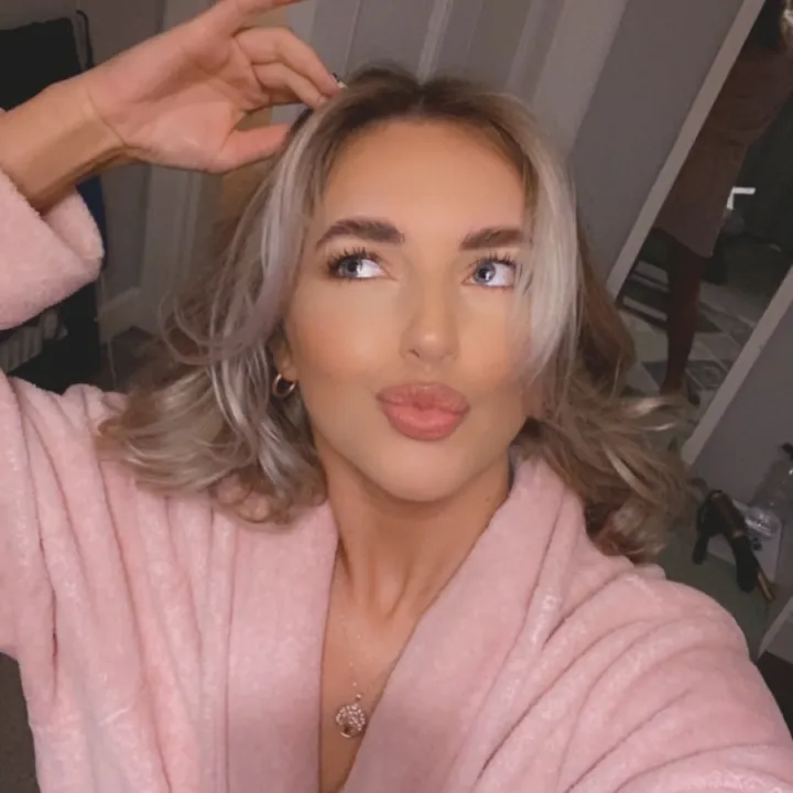 @chelseam93