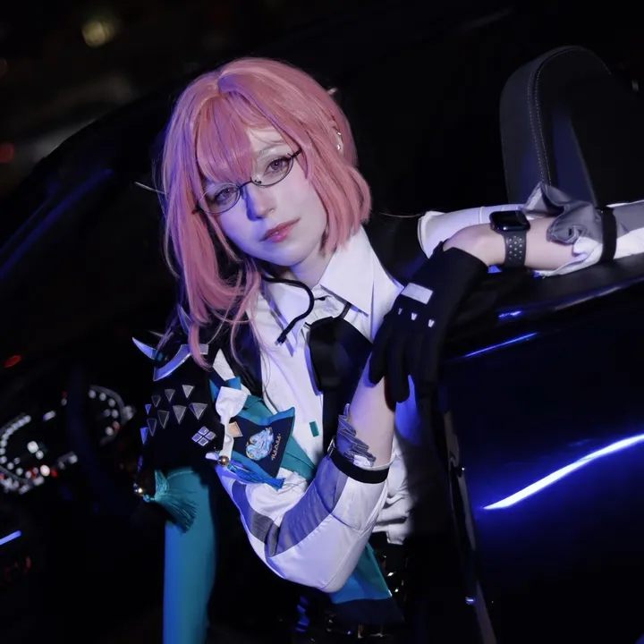 crmoon.cosplay