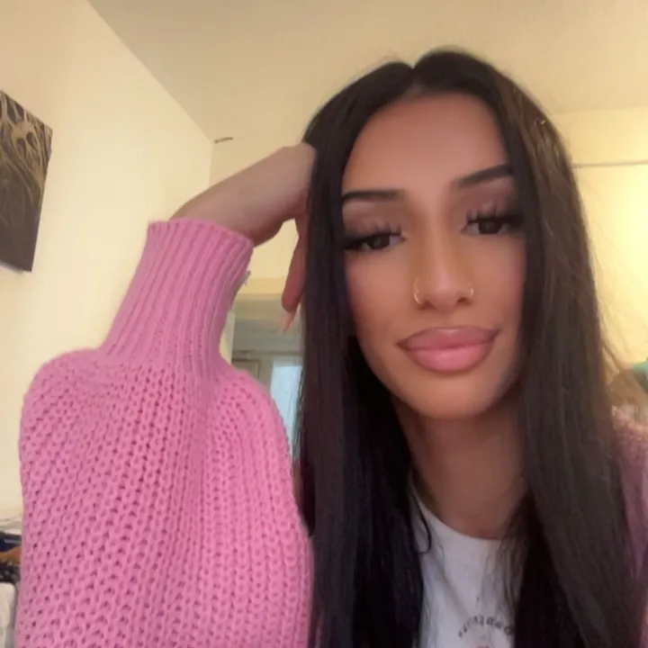 @itsmedinaaaa1
