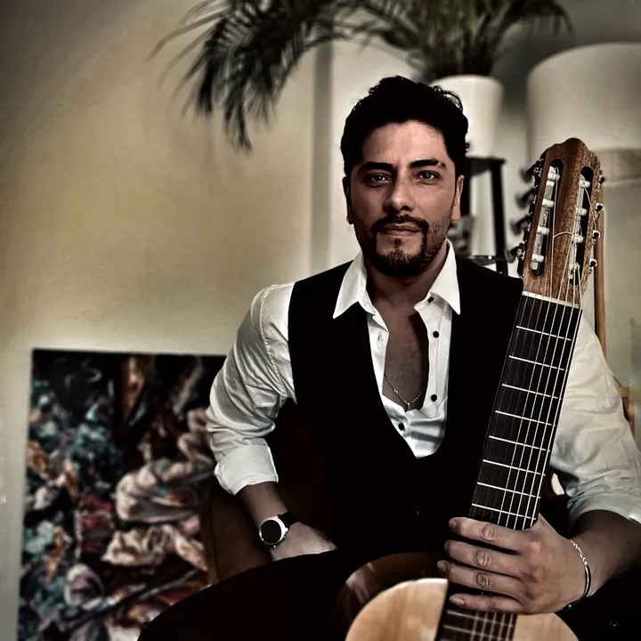 adrianfloresguitar010