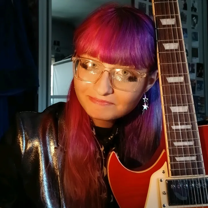 @elliehumanmusic