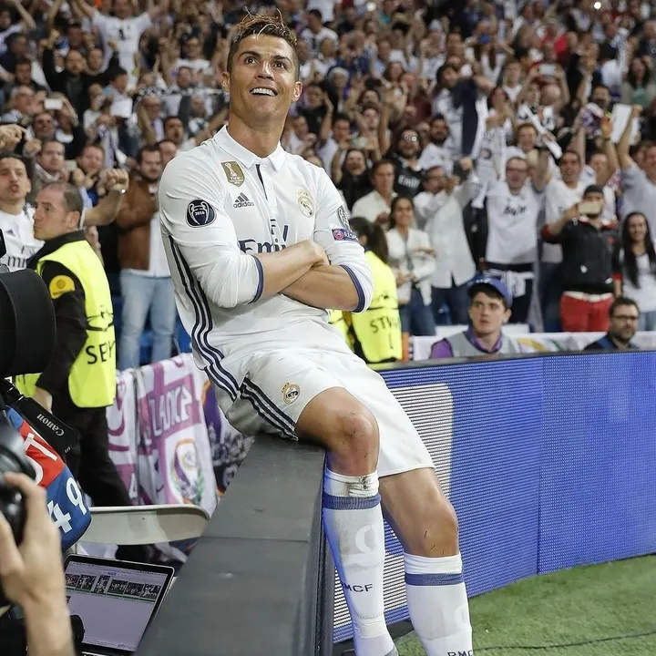@cris_cr7_roni