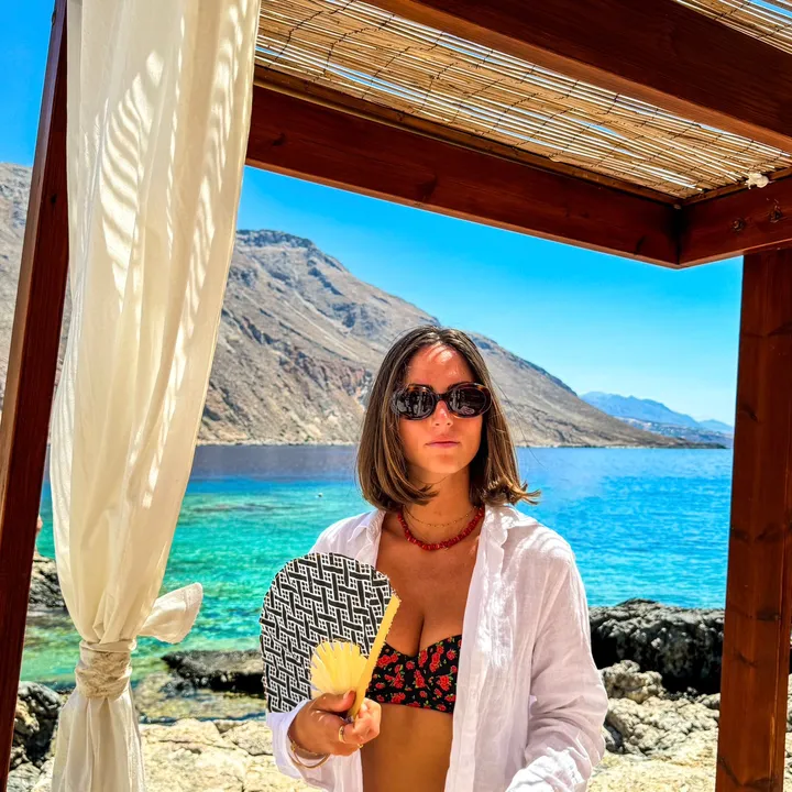@travels_of_laura