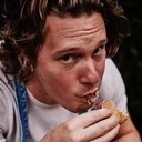 @themessychefjelle
