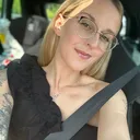 @melanielogel5