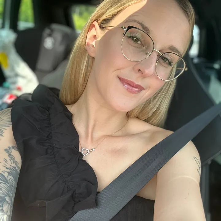 melanielogel5