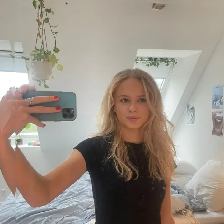 @rosa.groennerup