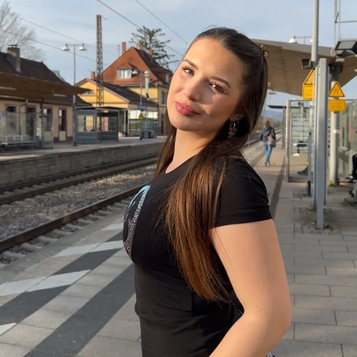 @almamiraandrassy