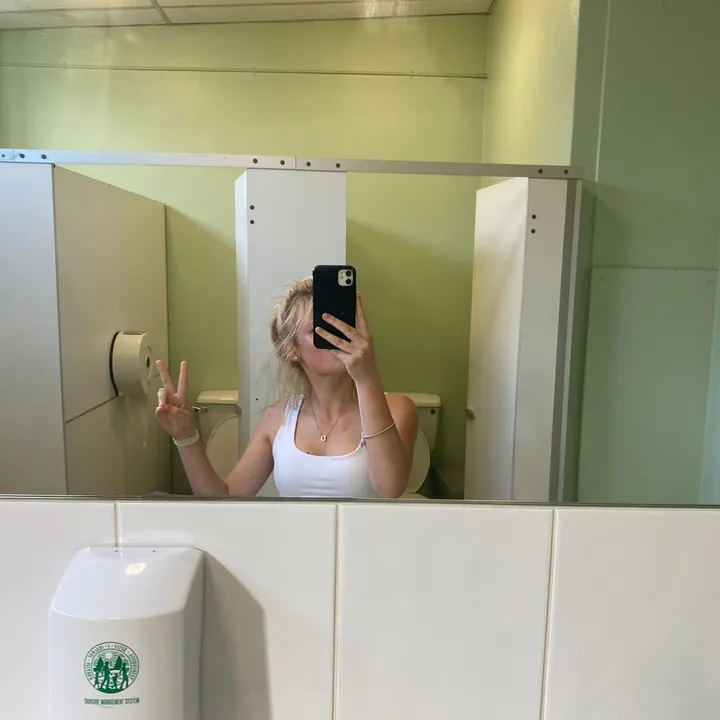 @isadoraxtrist