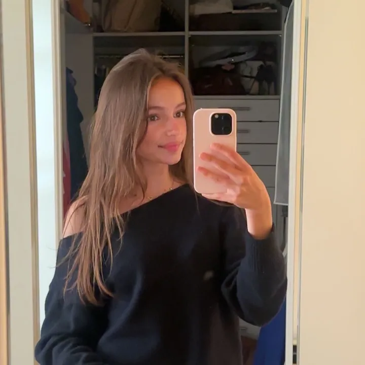 philippa.vos