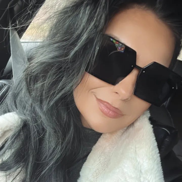 @lady_in_plus