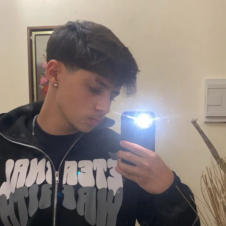 @tomee.b