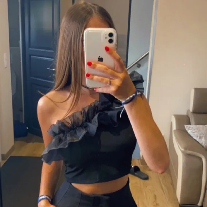 @elenabric_