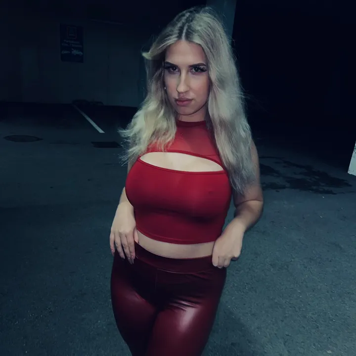 emmiwxxhite