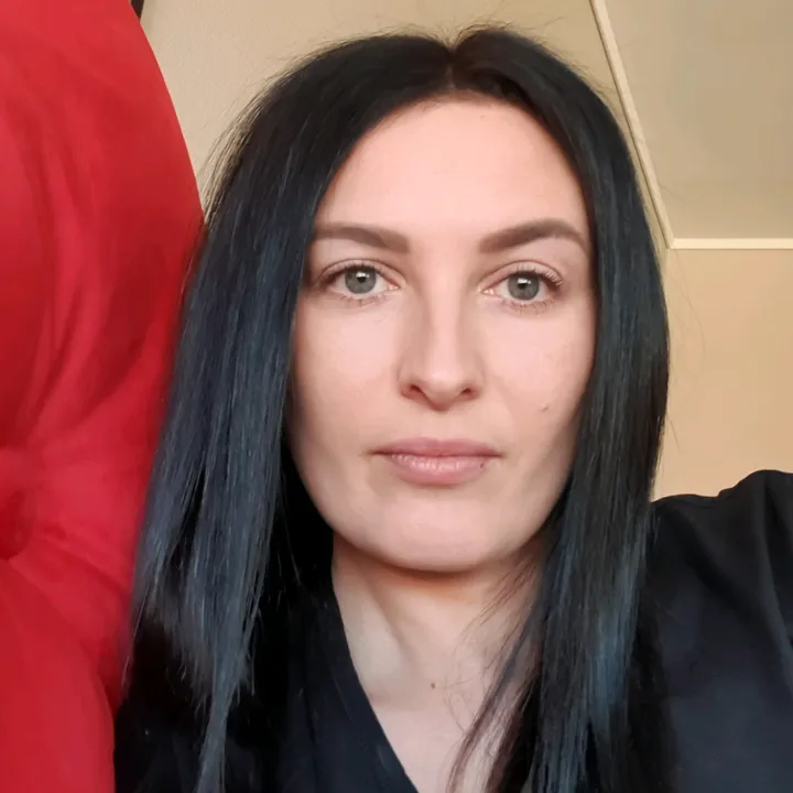 @vika618145