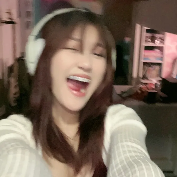 @strawberrycustard666