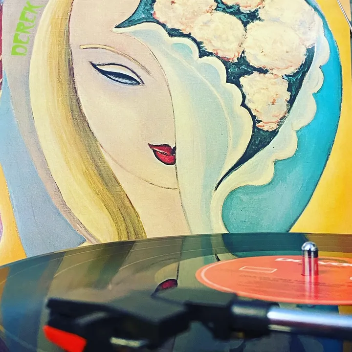 @the_long_and_vinyl_road