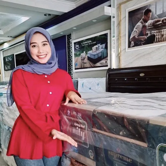galleria.furniture