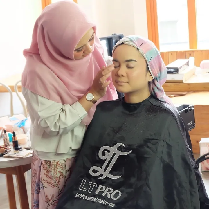 @nadhiarania