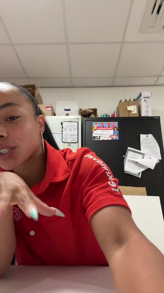 TikTok using TiK ToK