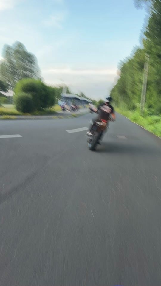 TikTok using She Doesn't Mind