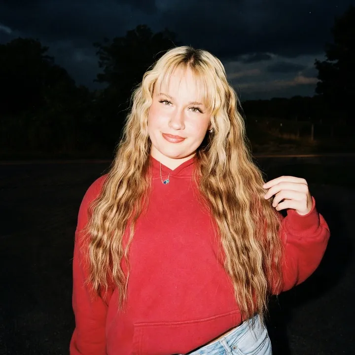 @taylorelizwright