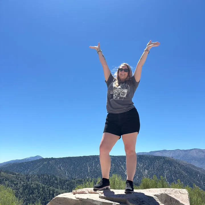 @courtneyathome