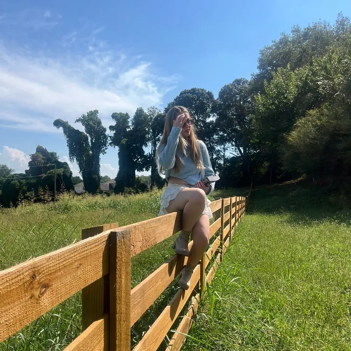 emily.williams998