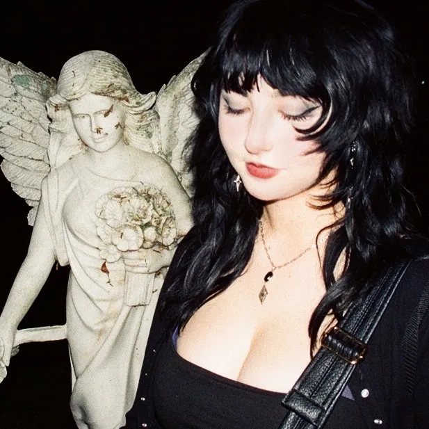 gravegrl