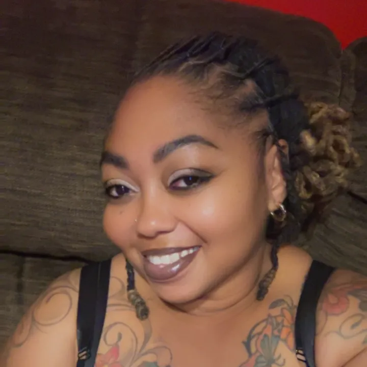 ms_cutenfacethicknwaist