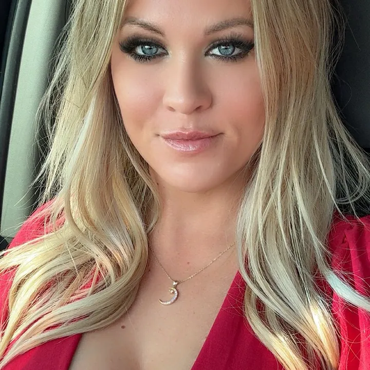 @leeanneapril___