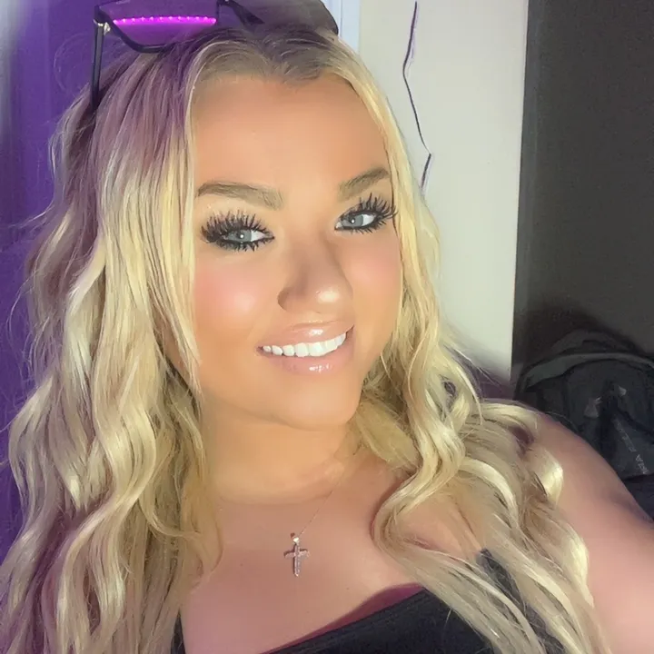 @blondeandabaddie