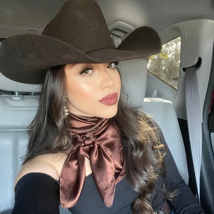 @annabelllleo