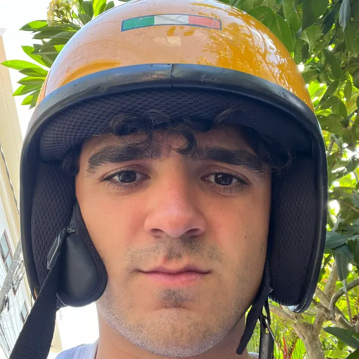 alecvecchione