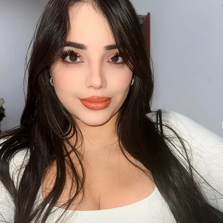 isabella__moore