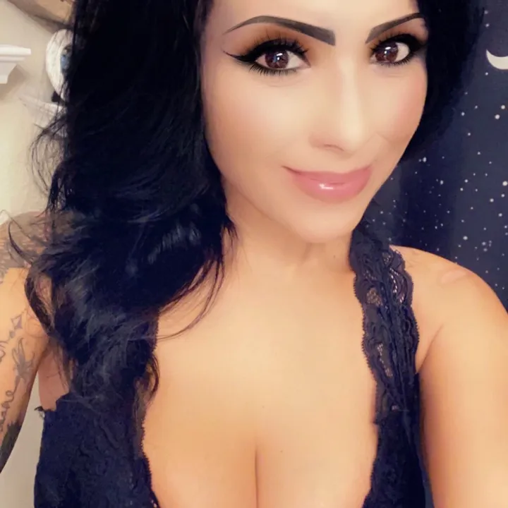 xtinalinares_444