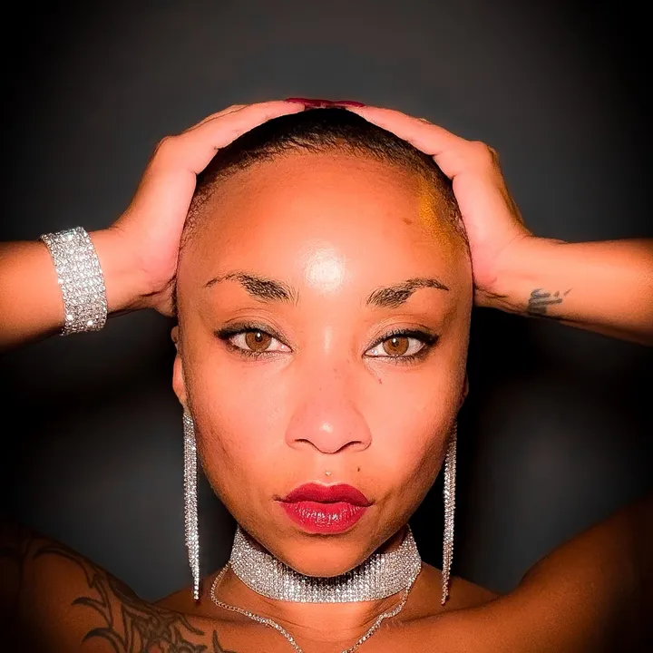 dezi_ray_sunshine
