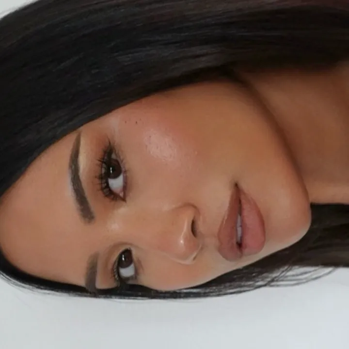 @thejuliakelly
