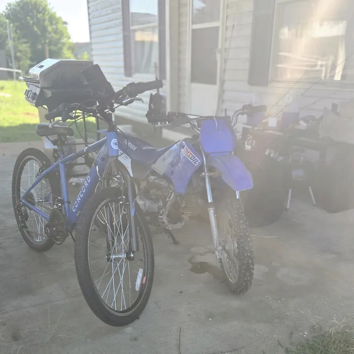 bluettr90hype
