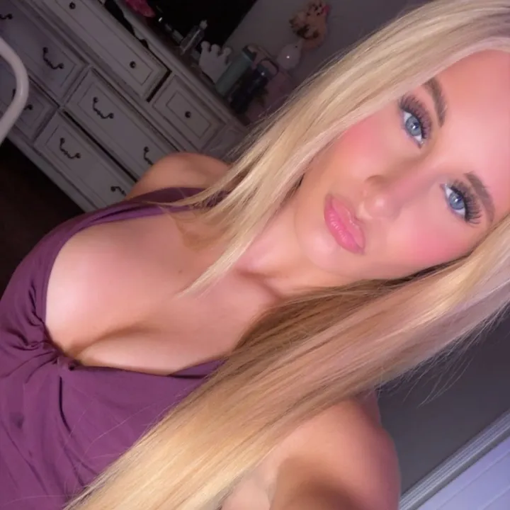 @whoismiaalbert