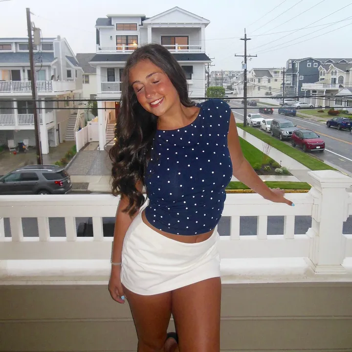@sydneyloeb