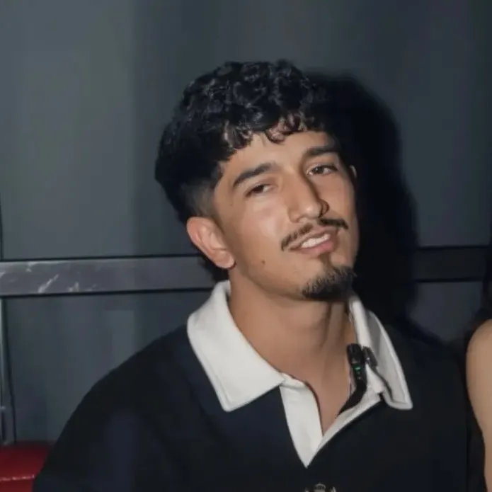 @theresnoee